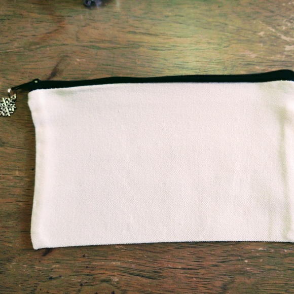 NEW SMALL CANVAS ZIPPER POUCH, COSMETIC BAG, MERRY & BRIGHT CHRISTMAS ELVES - Picture 2 of 6